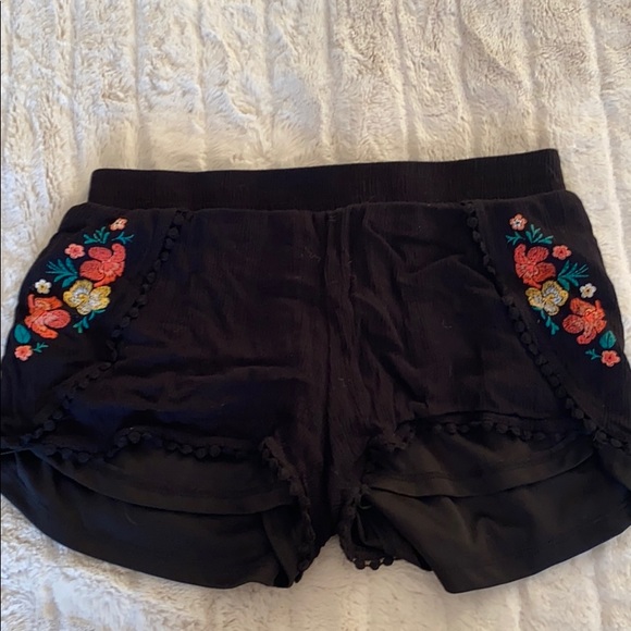 Floral Black Trim Shorts - Picture 1 of 4